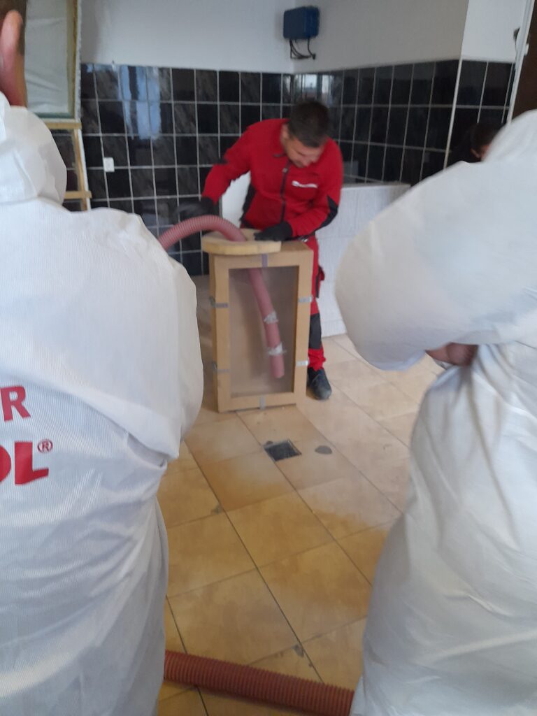 Szkolenie z nadmuchu izolacji wełną skalną Rockwool Granrock 4